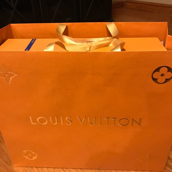 Louis Vuitton Handbag - Picture 4 of 5